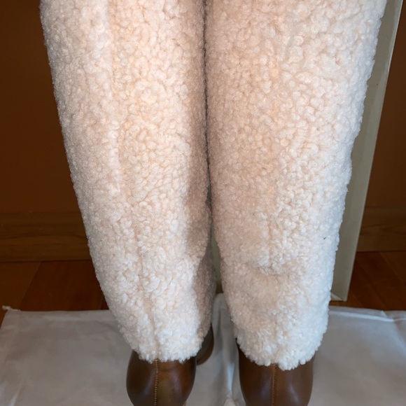 ♥️New UGG tall boots Sherpa/leather SALE size 9 - Picture 4 of 5
